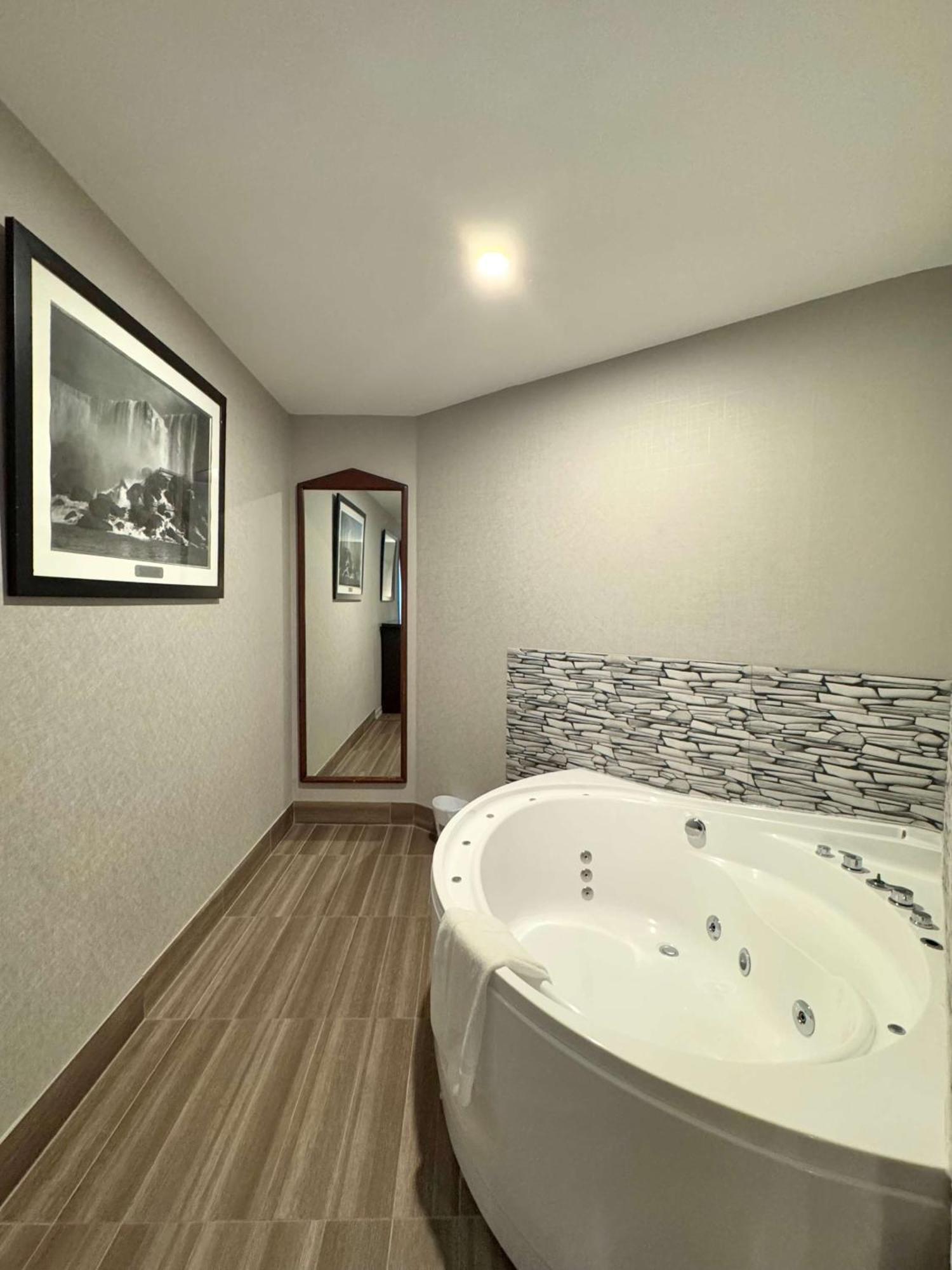 Big Bird Inn Wawa, Surestay Collection By Best Western ภายนอก รูปภาพ