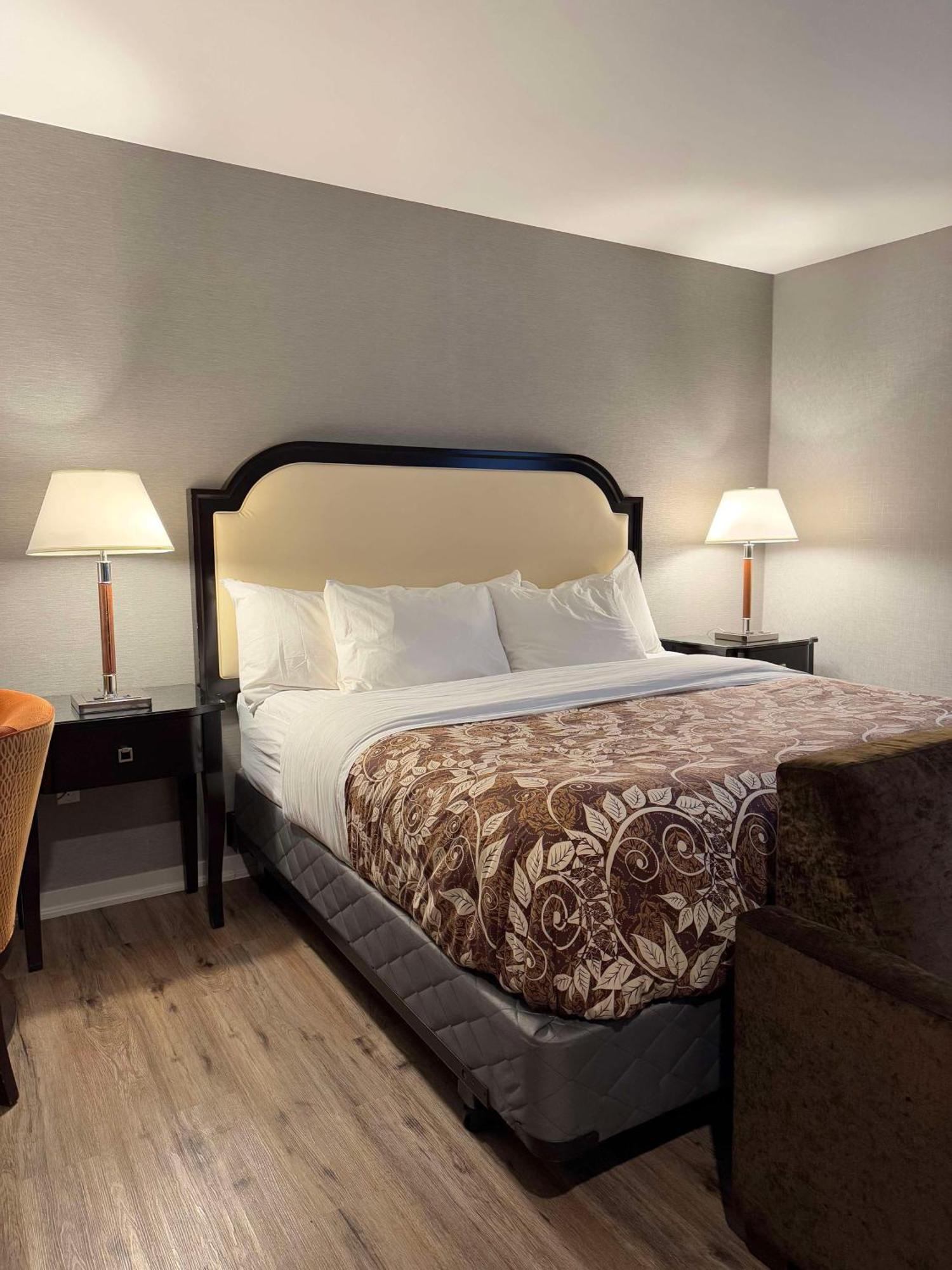 Big Bird Inn Wawa, Surestay Collection By Best Western ภายนอก รูปภาพ