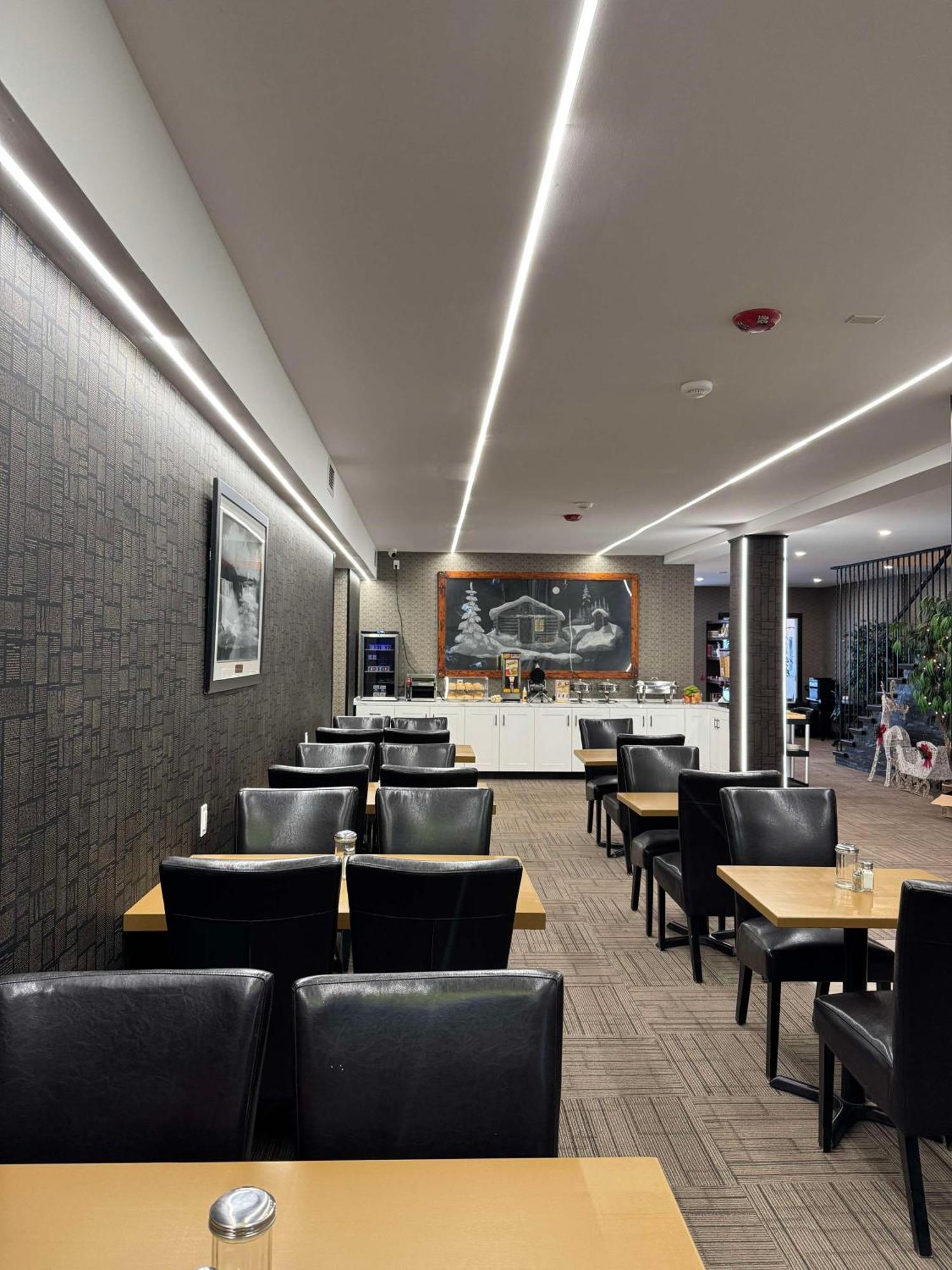 Big Bird Inn Wawa, Surestay Collection By Best Western ภายนอก รูปภาพ